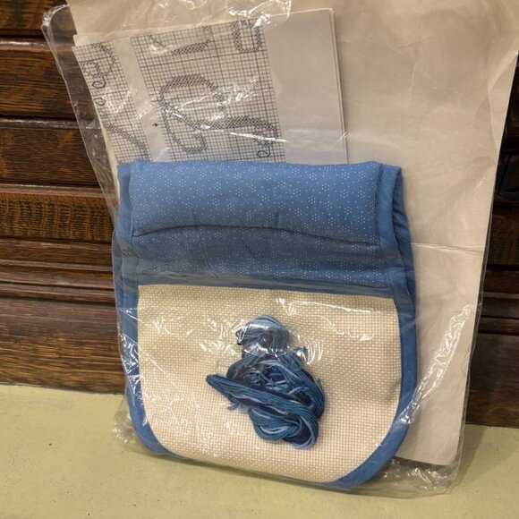 VTG 1985 Creative Circle Blue Armchair Sewing Caddy Cross Stitch Kit NOS - Picture 8 of 8